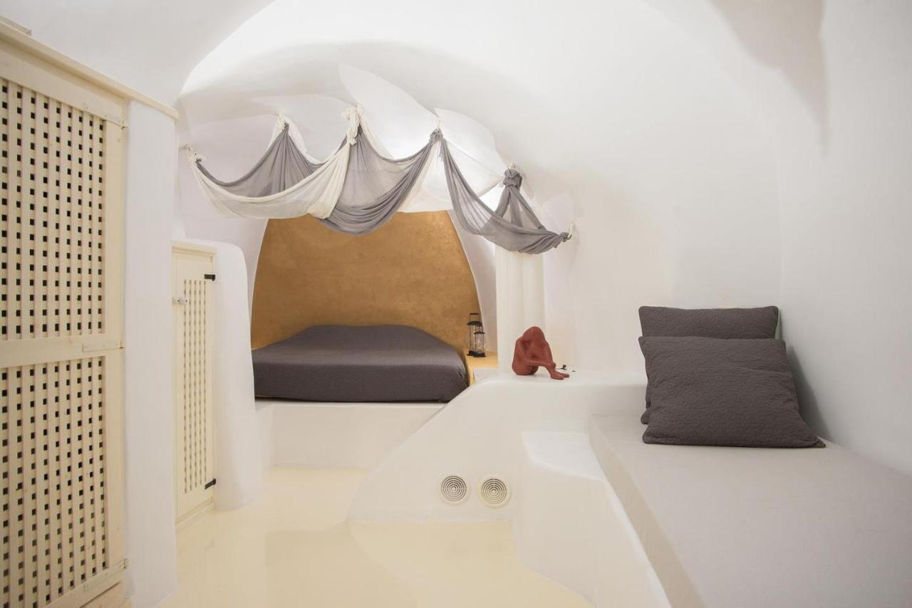 Orpheus Santorini Villa Megalokori