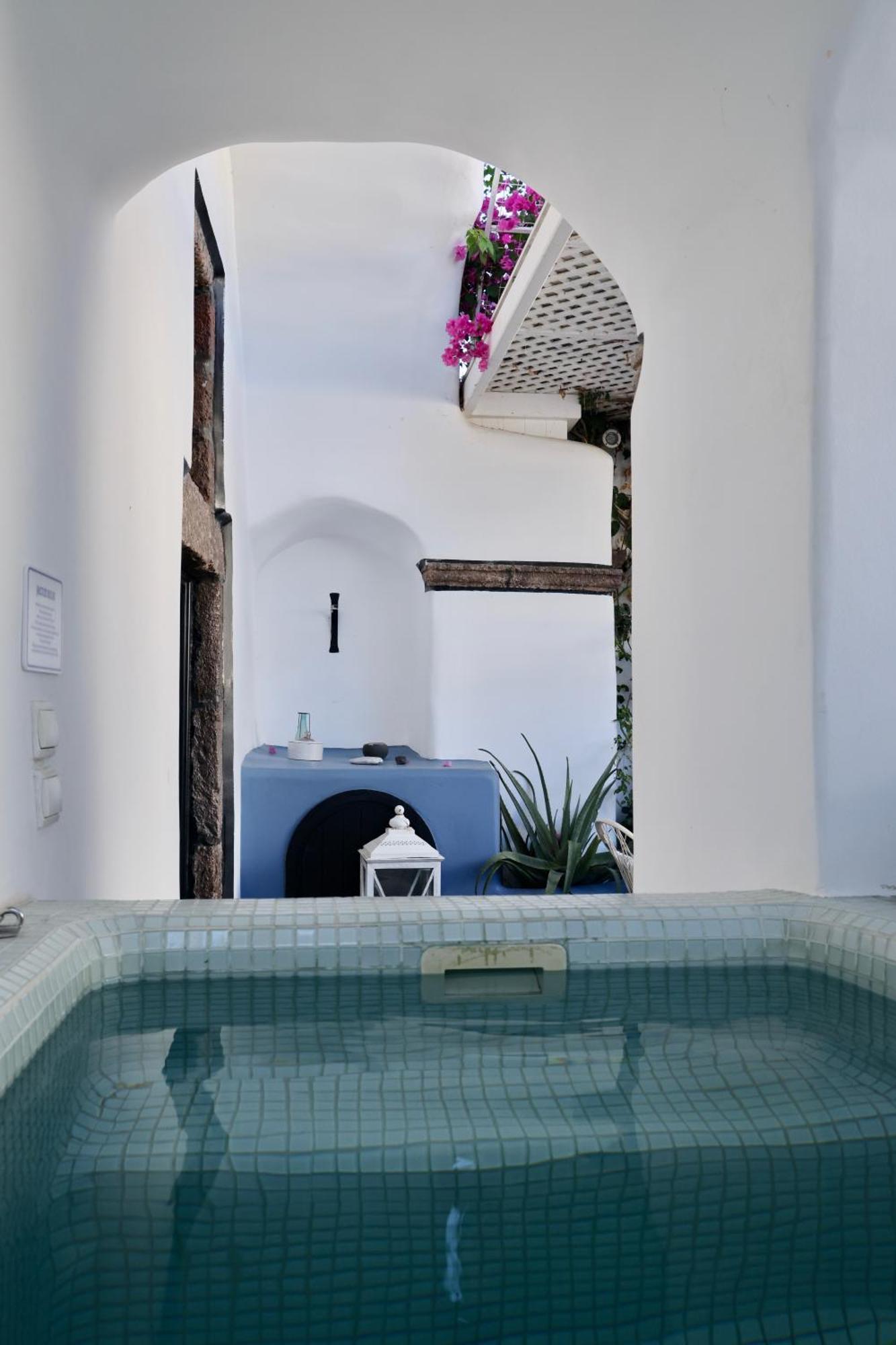 Orpheus Santorini Megalokori